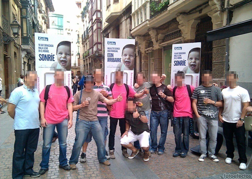 Hombres Anuncios - Carteleria Movil Euskadi para Kaiku Varios
